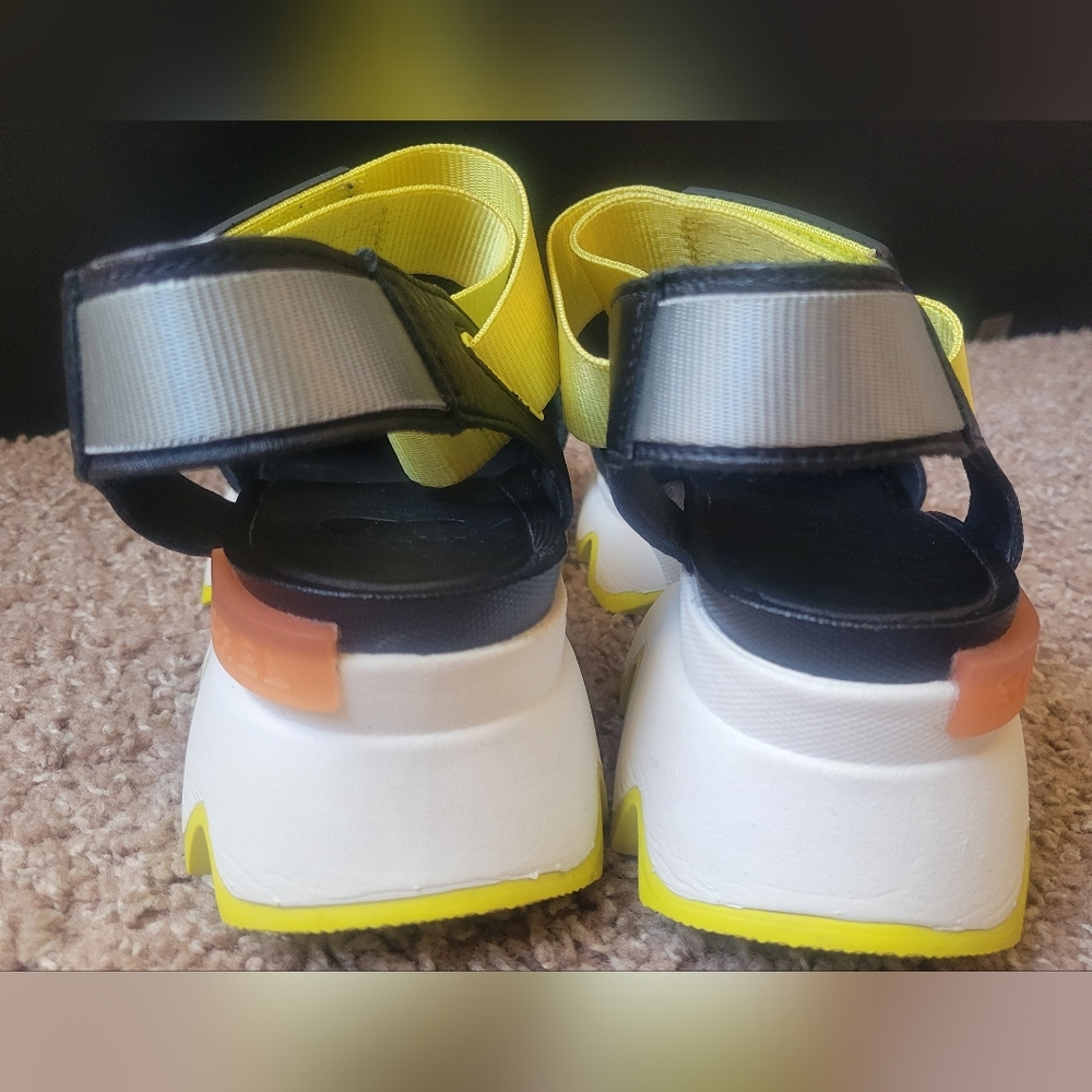 Sorel Black and Yellow Women's Sandals Kinetic Sz8 - Picture 5 of 12